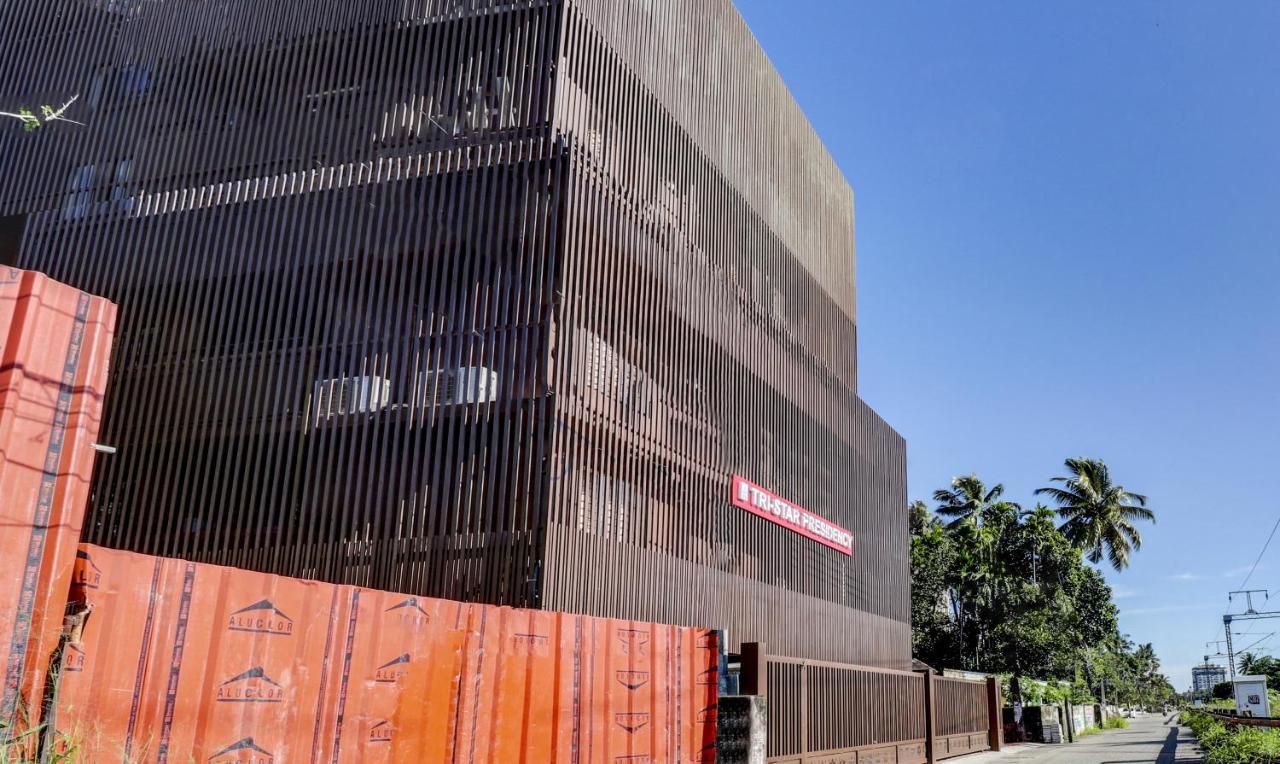 Tri-Star Presidency Cochin Hotel Kochi Exterior photo